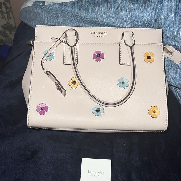 Kate Spade (NY) Cameron Spade Flower Appliqué - Picture 9 of 11